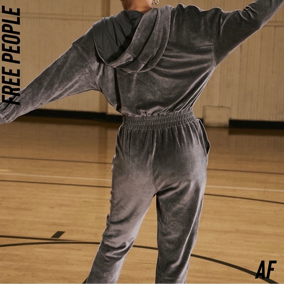 FREE PEOPLE TRAINING DAY VELOUR JUMPSUIT NWT MEDIUM - Picture 6 of 16